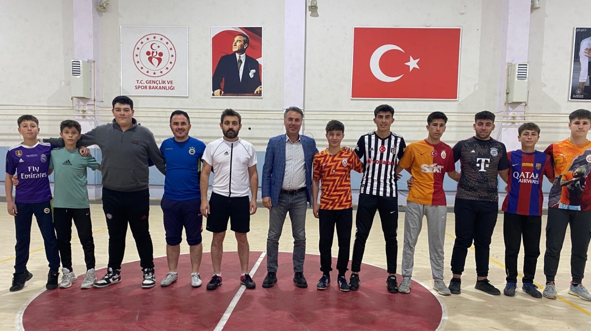 Kar Tatilinde Dostça Rekabet: Futbol Turnuvası Düzenlendi